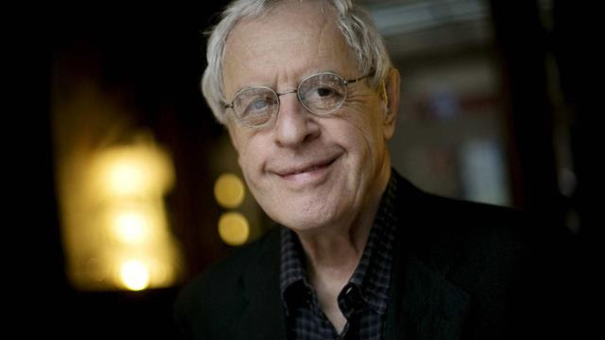 Με τα λόγια (γίνεται): Αφιέρωμα στον Charles Simic 