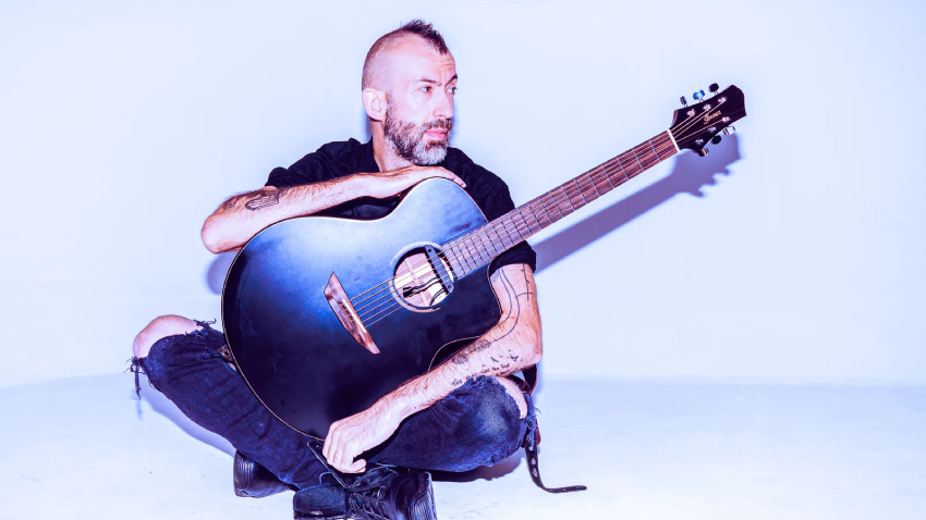 Ο μοναδικός βιρτουόζος κιθαρίστας Jon Gomm στην Αθήνα
