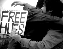 Free hugs λοιπόν